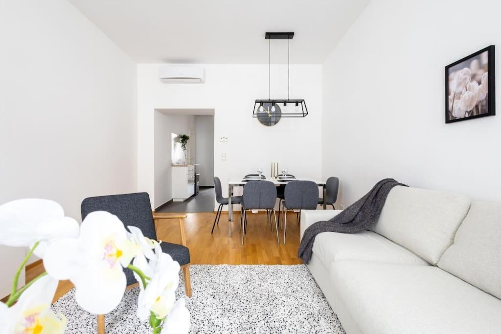 Orestaliving - 2Br On The Danube Canal Viena Exterior foto