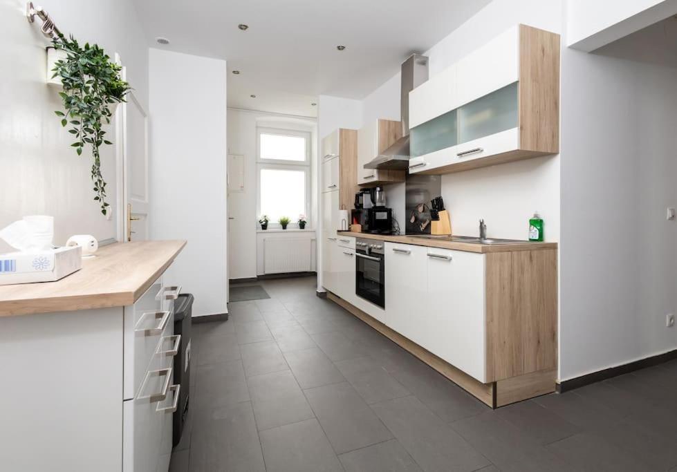 Orestaliving - 2Br On The Danube Canal Viena Exterior foto